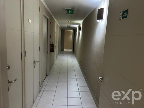 Departamento En Venta De 4 Dorm. En Ñuñoa, Excelente Estado