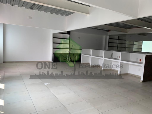 Oficina En Renta En Arboledas, Sobre Calz. De Los Jinetes