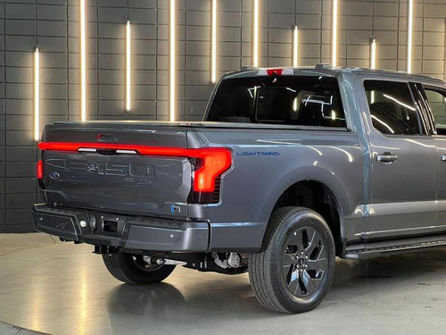 Ford F-150 Lightning 5.4 V-8 2p 2023