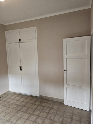Solo Venta. Casa 4 Ambientes Con Quincho Y Parque