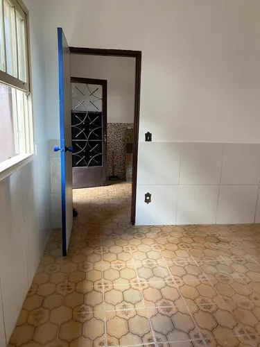 Alugo Casa De Três Cómodos