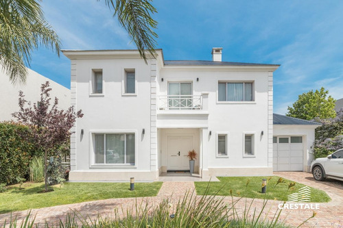 Imagen 4 de 30 de Excelente Casa 2 Plantas, 4 Dormitorios En Venta, Piscina, Parque - Cadaques (funes Hills)