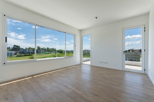 Casa 4 Amb En Alquiler Santa Lucía Con Jardín