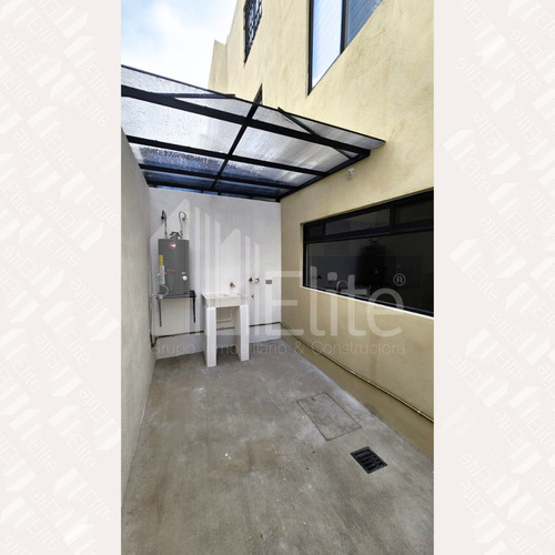Casa Con Roof Garden En Venta En Misión Montejo Queretaro