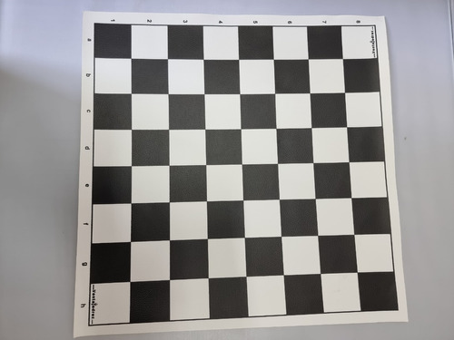 Tablero De Cuerina Blanco Y Negro De 40 Cm X 40 Cm  