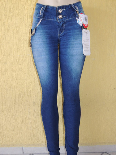 calça jeans estilo pit bull