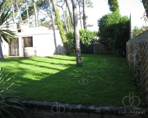Imagen 19 de 24 de Muy Buena Propiedad En Parada 16 De Playa Mansa! - Ref: 54726