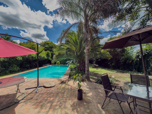 Casas En Venta Con Parque Y Pileta City Bell