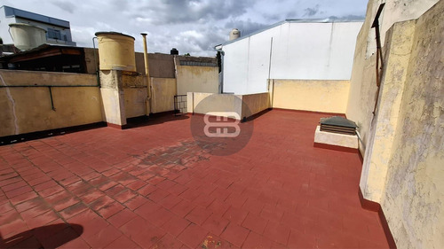 Casa En Lote Propio Con Patio Y Terraza