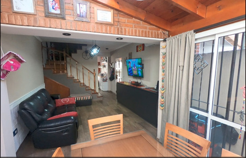 Triplex 108m2 Living, Comedor, Toilette, Cocina, Quincho (c/lav), Patio(c/parr), 3 Dor Y Baño. Video
