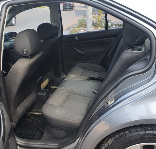 Impecable Volkswagen Bora 1.8t Año 2011 Con Solo 122000 Km!