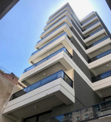 Imagen 1 de 18 de Dos Ambientes Al Frente - Amplio Balcón Terraza / Emprendimiento De Categoría