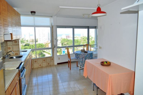 Venta De Apartamento De 2 Dormitorios En Roosevelt