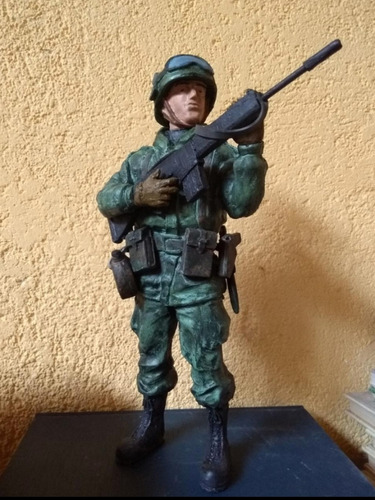 Estatuilla Soldado Malvinas (30cm) Resina