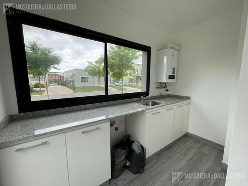 Casa En Venta En Barrio San Pablo Pilar Del Este