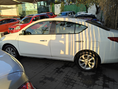 Nissan Versa 1.6 Exclusive At