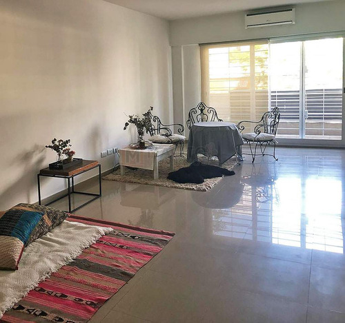 Venta Departamento Mono Ambiente Con Balcon En Flores