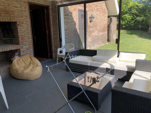 Mansa, Solida Residencia- Ref: 2507