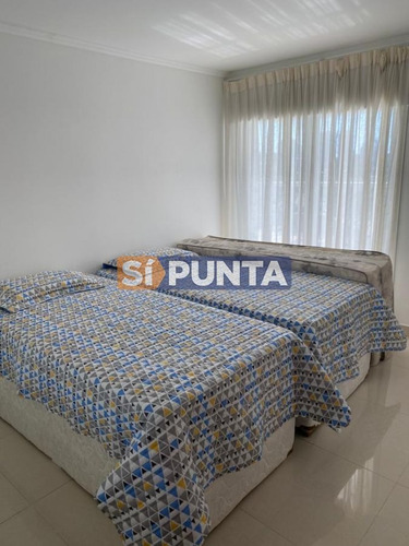 Imagen 7 de 10 de Apartamento En Playa Mansa