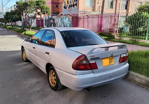 Mitsubishi Lancer Glxi