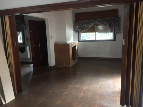 Imagen 8 de 18 de Casa En Venta, Hipólito Yrigoyen 893, Belén De Escobar