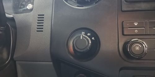 Imagen 11 de 15 de 2015 F-250 Super Duty 4x4 Cabina Sencilla Caja Larga
