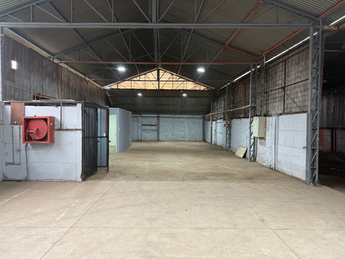 Galpón-bodega/quinta Normal/3 Privados/2baños/duchas