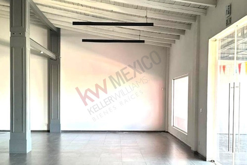 Local Comercial En Renta De 720 M2 Sobre Bernardo Quintana, Querétaro