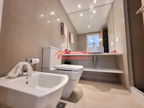 Imagen 20 de 25 de Apartamento En Venta De Máxima Categoría , Playa Mansa , Punta Del Este