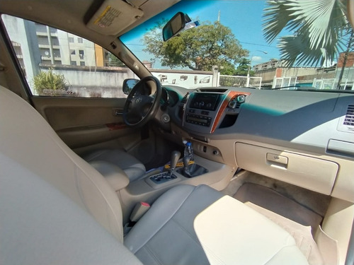 Imagen 8 de 14 de Toyota Fortuner 4x4
