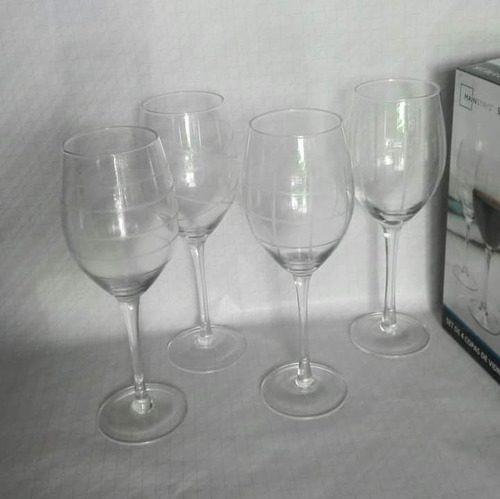 Imagen 3 de 9 de Set De Cuatro Copas De Vidrio Para Vino.nuevas. Marca Maint