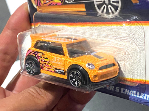 8 Hot Wheels Neon Speeders Serie Completa 2024 Mini Cooper S Challenge