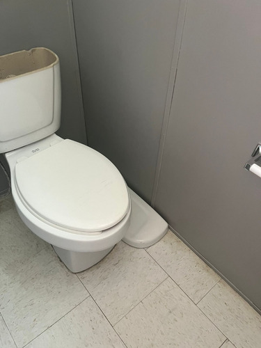 Renta Caseta Traila Remolque Camper Oficina Móvil C/ Wc P/10