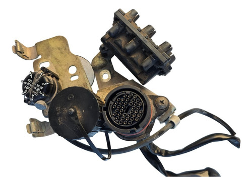 Conector Ecu Redondo Mb 38 Pines Mercedes Benz W202 C280 (Usado)