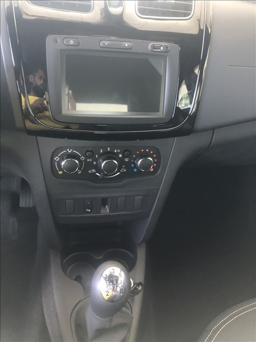 Imagem 7 de 12 de Logan 1.0 12v Sce Flex Zen Manual