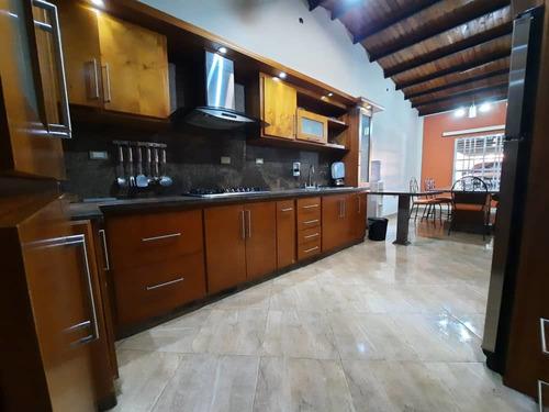 Imagen 3 de 13 de Casa En Urb. Palma Real, Tipuro
