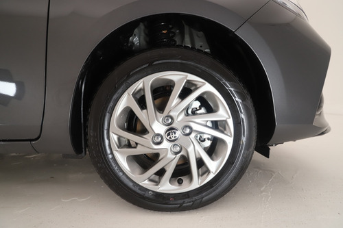 Imagen 10 de 17 de Toyota Yaris 5p Xls Mt 1.5