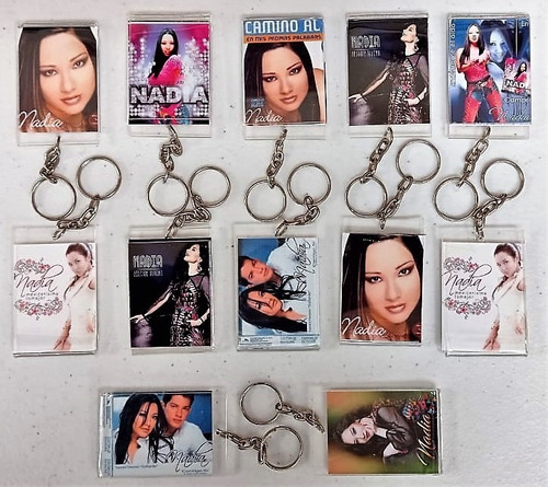 Llaveros Nadia 12pzas Acrilico Con Doble Foto + Regalos 