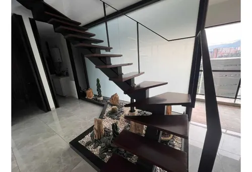 Vendo Apartamento Triplex En El Poblado, San Lucas