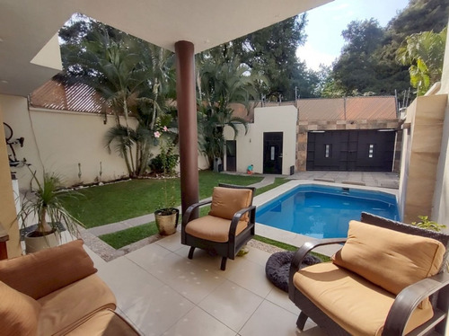Casa Estilo Contemporáneo En Lomas De Cuernavaca.
