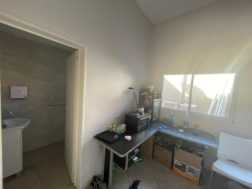 Imagen 9 de 16 de Galpón Comercial 241 M² S/ Colectora De Acceso Oeste - Ituzaingó