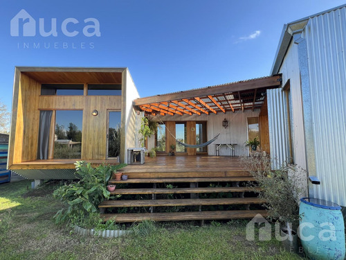 Venta | Casa Nueva De Increible Diseño En Magico Entorno Natural Sobre Laguna