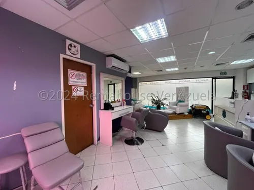 Maria E. Vende Fondo De Comercio Negocios Belleza Y Salud, Completamente Operativo, Totalmente Equipado, Ubicado En Excelente Zona Del Este, Lara#25-20498**