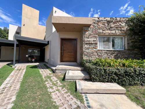 Casa En Darragueira 1551