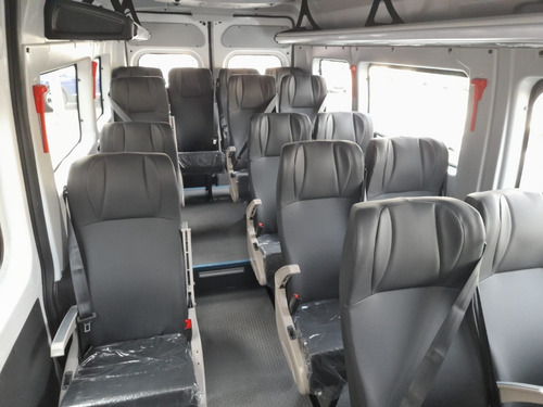 Imagen 10 de 13 de Boxer Premium 2.2 Hdi 440 L4h2 Minibus 17+1