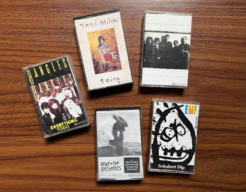 Lote 5 Cassettes: Bangles Hornsby Emf Mike & The Mechanics..