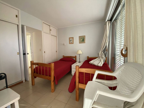 Venta De Apartamento 3 Dormitorios. Península