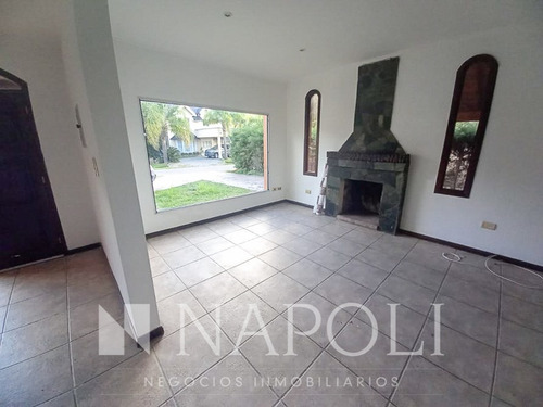 Imagen 3 de 15 de Venta De Casa En Dos Plantas, En Echeverria Del Lago