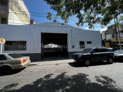 Galpón Comercial En Venta En Centro Barquisimeto Lara. Código 24-6659 Excelente Oportunidad Al Mejor Precio Negociable!!!. Comunicate Conmigo! Gracias. Pregunta Sin Compromiso Kv #
