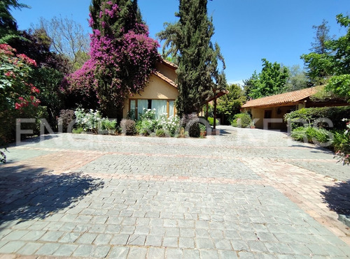 Casa Chilena En Las Brisas, Precioso Jardín ¡!